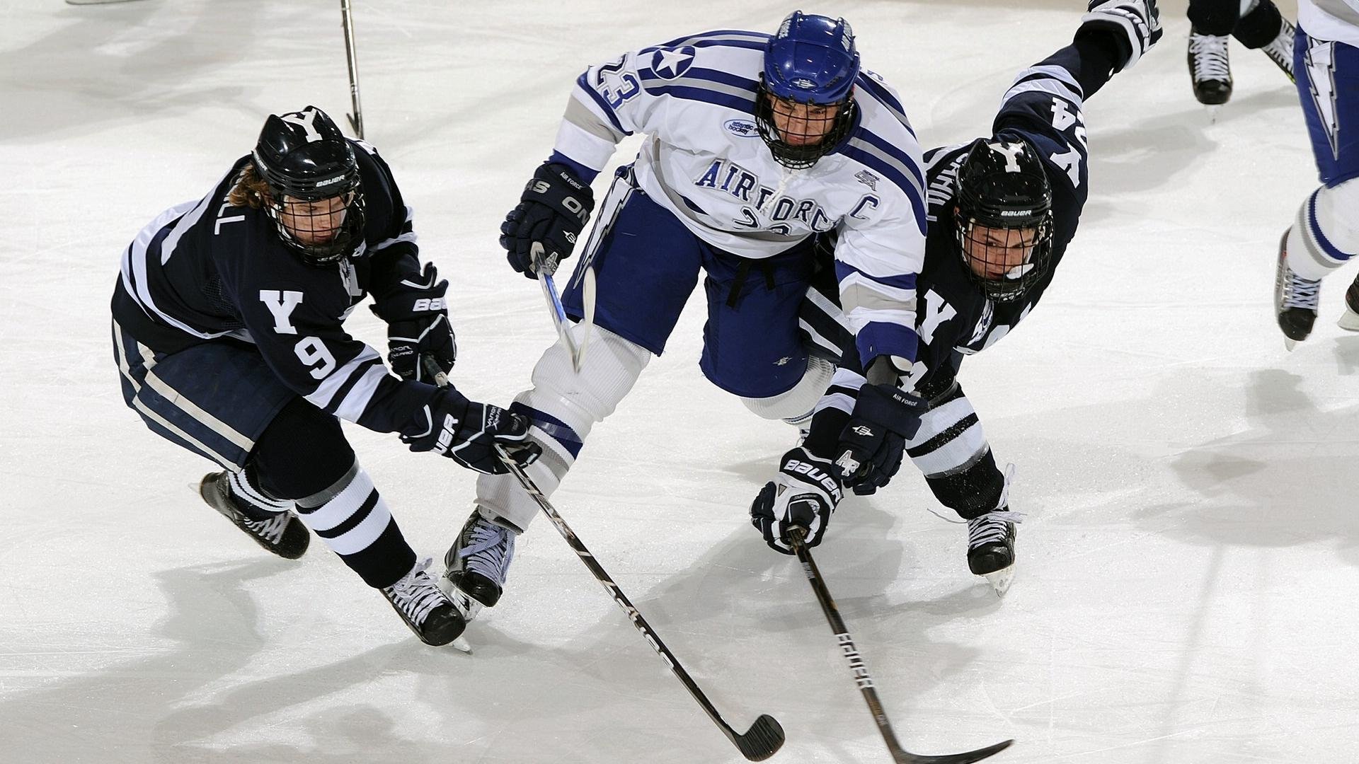 内线争霸：篮下强硬对抗的精彩瞬间，内线打法